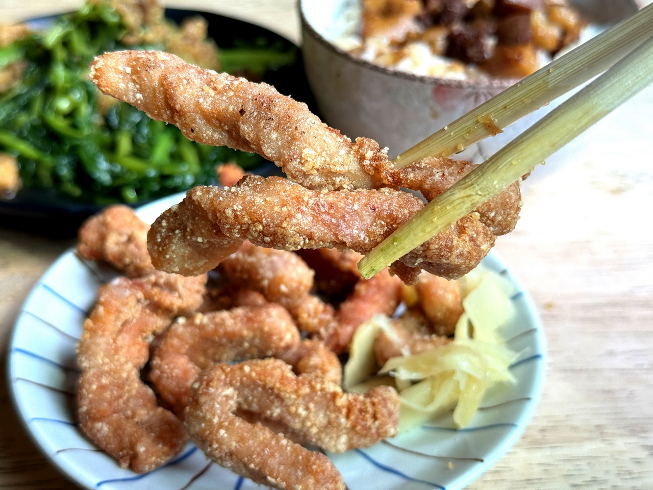 【食谷飯堂】台中超強魯肉飯，隱藏在勤美附近，傳統手工魯肉超好吃，肥肥的超邪惡，平價美味老店 @猴屁的異想世界