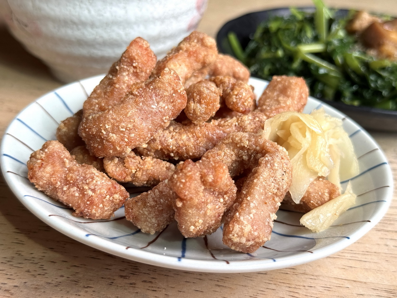 【食谷飯堂】台中超強魯肉飯，隱藏在勤美附近，傳統手工魯肉超好吃，肥肥的超邪惡，平價美味老店 @猴屁的異想世界