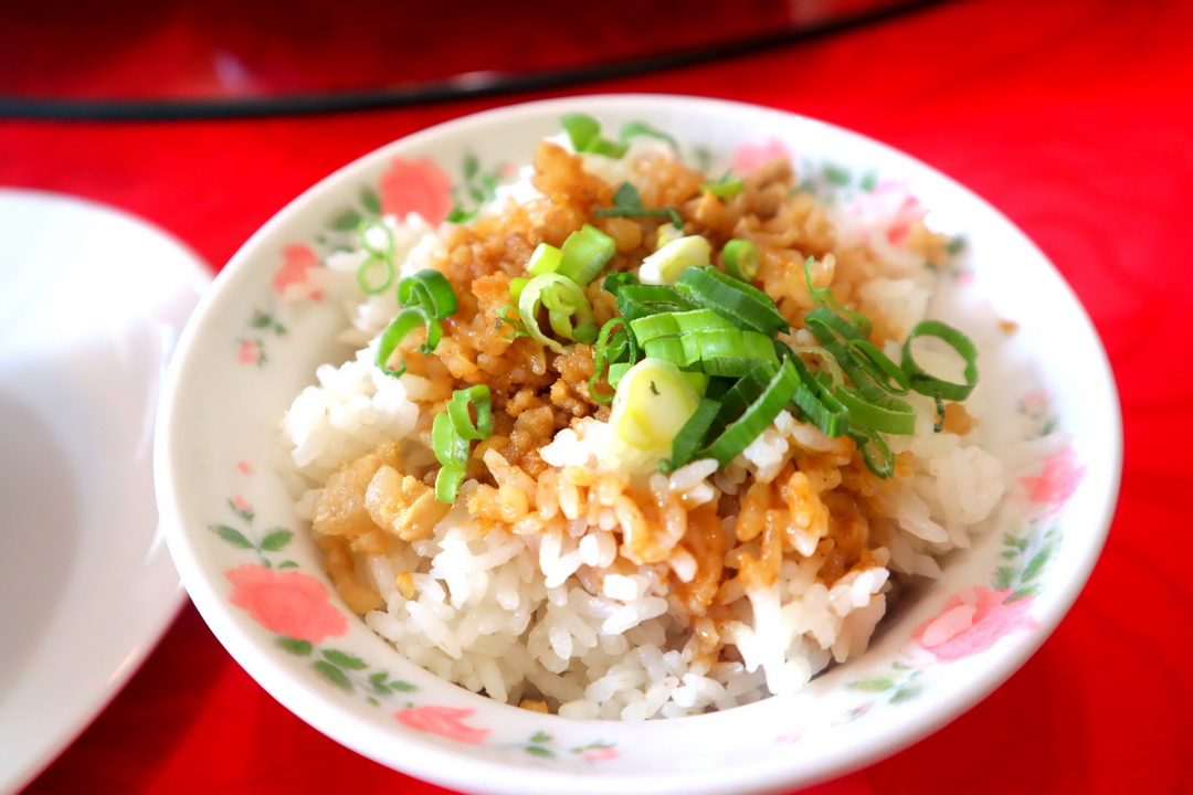 【飯先知】台中包廂餐廳，隱藏在巷弄裡的好吃台菜餐廳，招牌玉米雞必點 @猴屁的異想世界