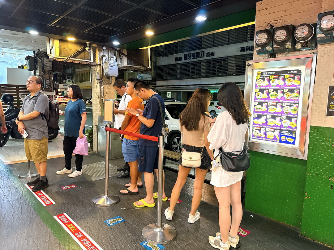 【丹丹漢堡成功店】超強速食店只有南部吃的到，大推雞肉羹、辣味雞腿堡CP值超高 @猴屁的異想世界