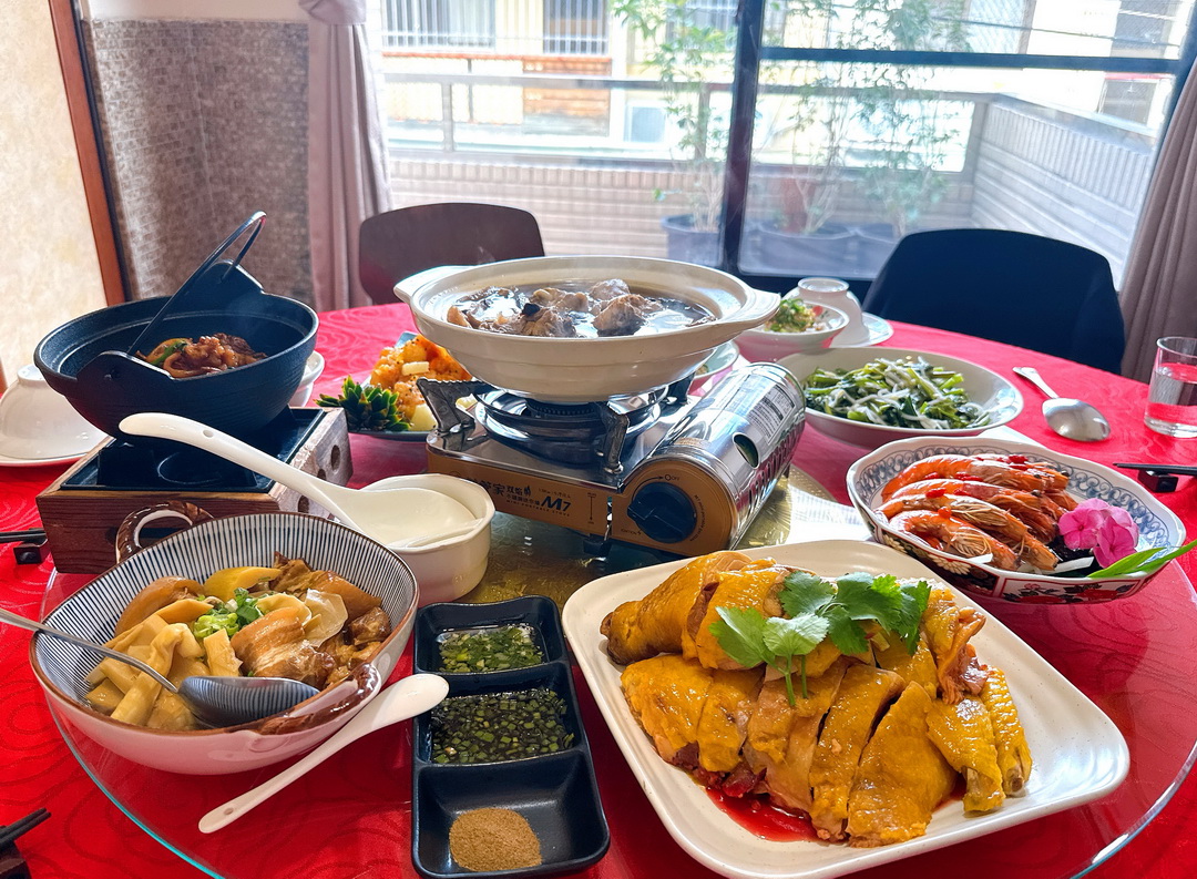 【飯先知】台中包廂餐廳，隱藏在巷弄裡的好吃台菜餐廳，招牌玉米雞必點 @猴屁的異想世界