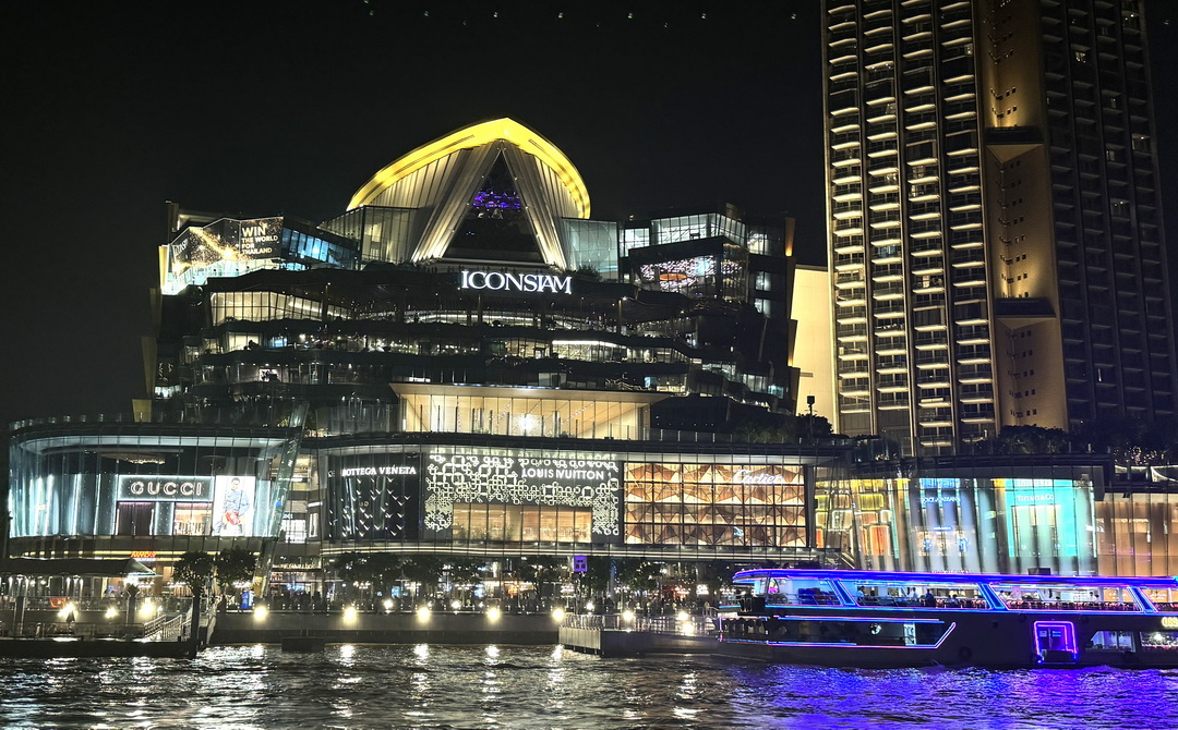 【曼谷昭披耶公主號遊船】泰國曼谷超浪漫遊船看夜景，開箱自助餐吃到飽菜色，泰國蝦、生魚片吃到飽 @猴屁的異想世界