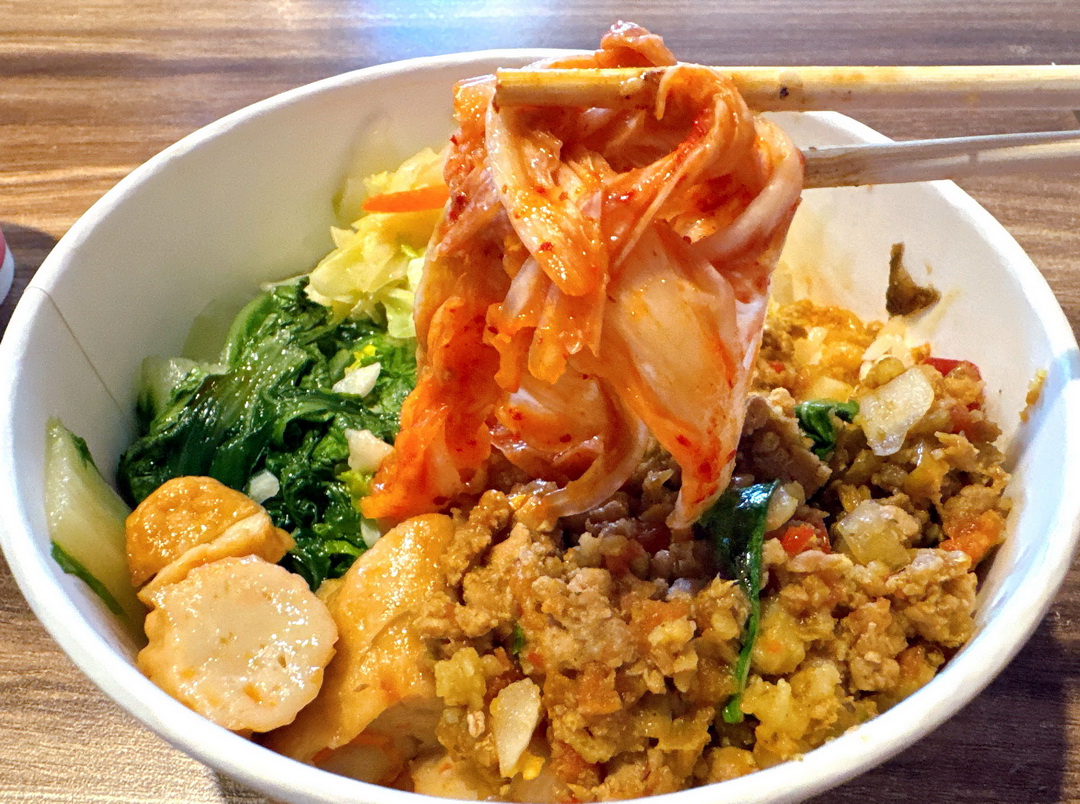 【粗飽烤肉飯逢甲店】招牌烤肉飯只要100元，內用飲料熱湯無限暢飲，台中高CP值烤肉便當！ @猴屁的異想世界