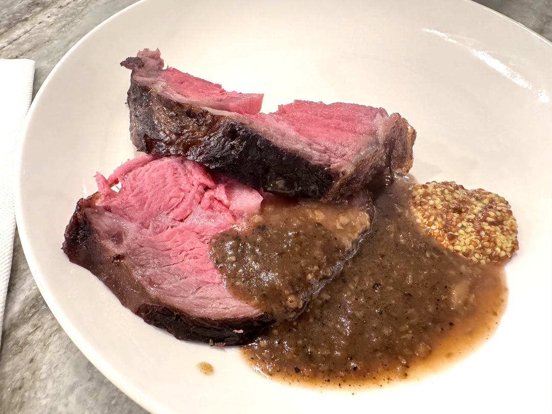 【新食譜全日餐廳】台中吃到飽推薦，李方艾美酒店自助餐Buffet，當月壽星免費，必吃牛排、松葉蟹腳 @猴屁的異想世界