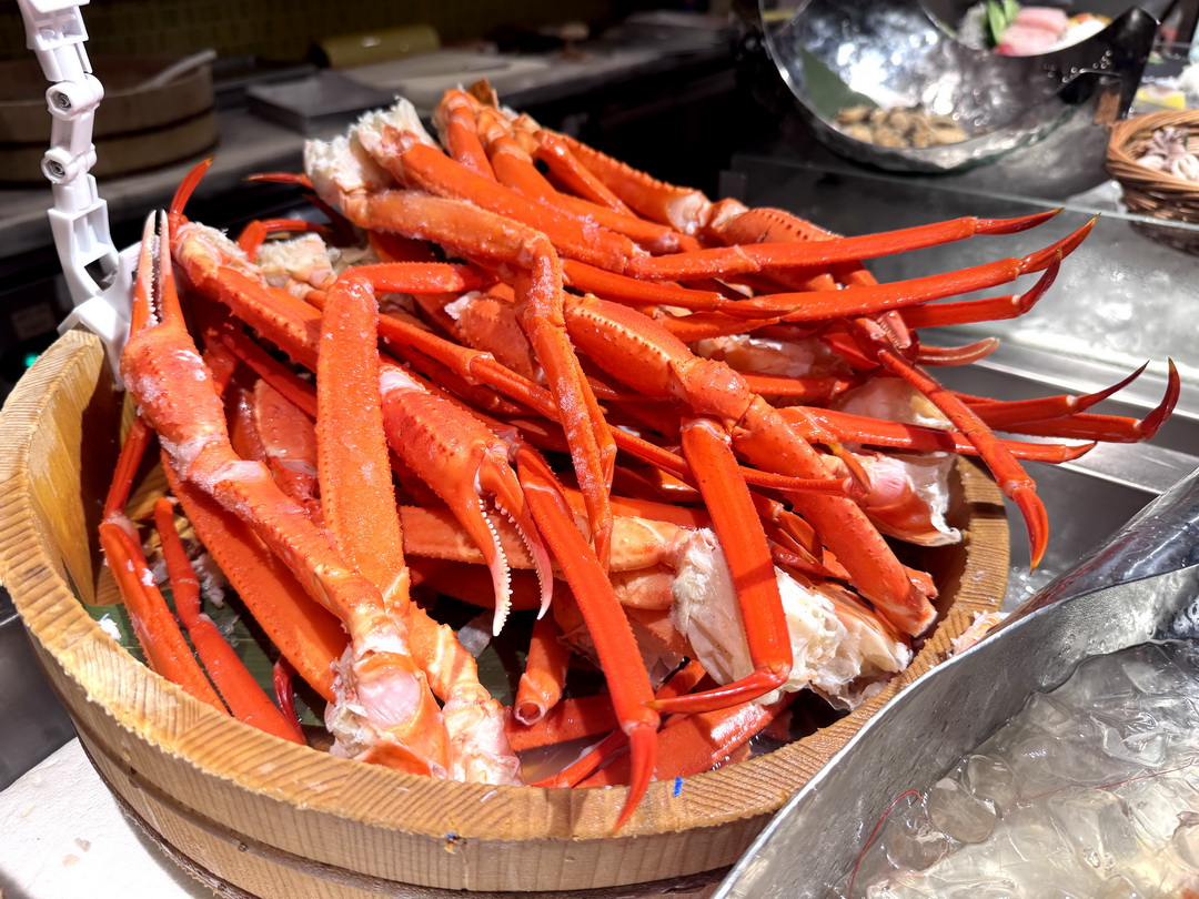 【新食譜全日餐廳】台中吃到飽推薦，李方艾美酒店自助餐Buffet，當月壽星免費，必吃牛排、松葉蟹腳 @猴屁的異想世界