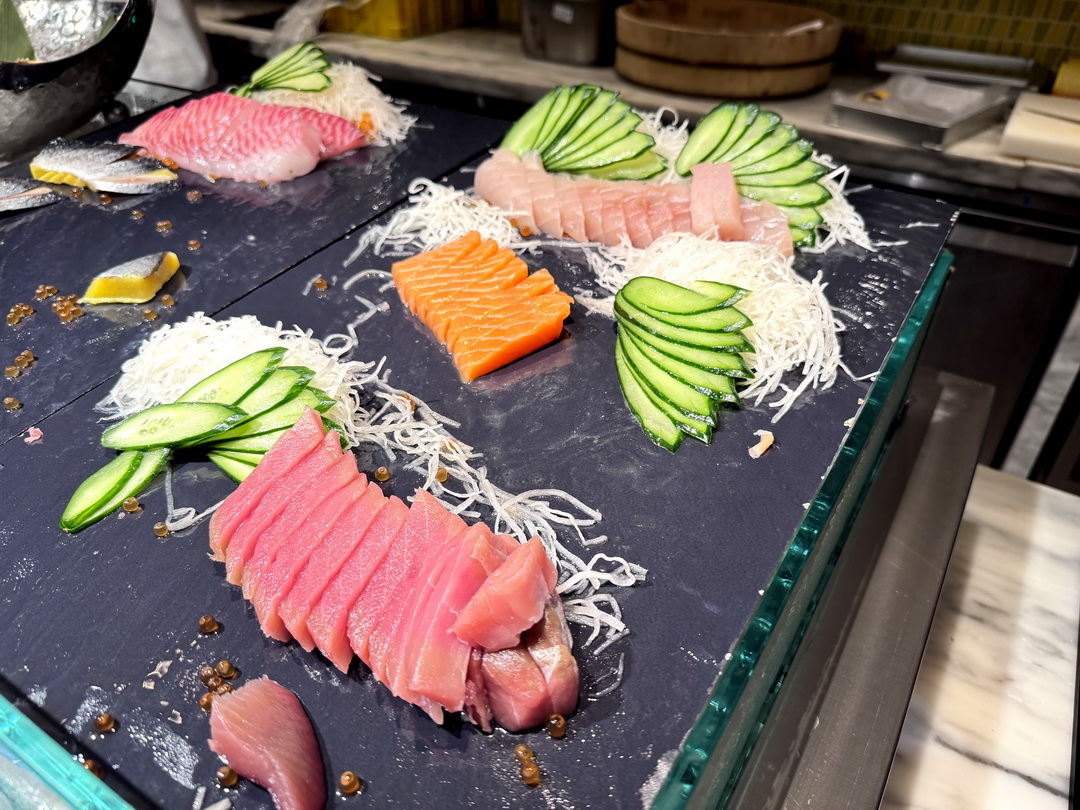 【新食譜全日餐廳】台中吃到飽推薦，李方艾美酒店自助餐Buffet，當月壽星免費，必吃牛排、松葉蟹腳 @猴屁的異想世界