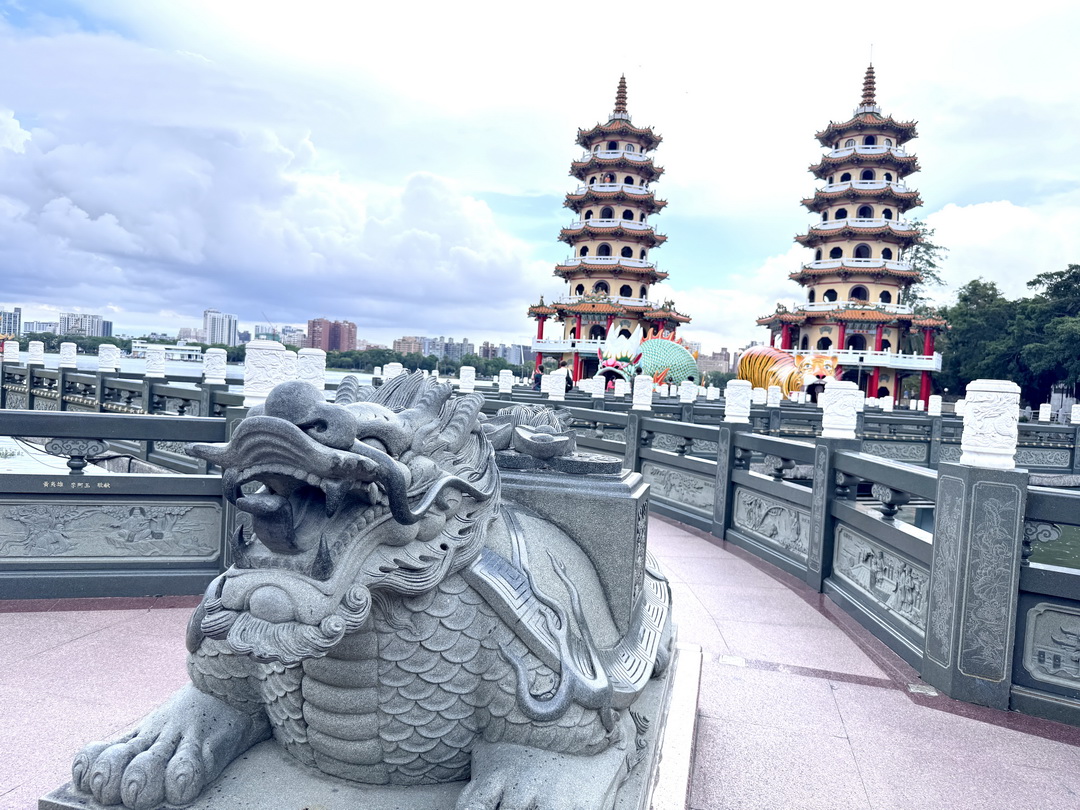 高雄龍虎塔一日遊｜整修完免門票打卡景點，入龍喉出虎口消災解厄，登塔賞景超療癒 @猴屁的異想世界