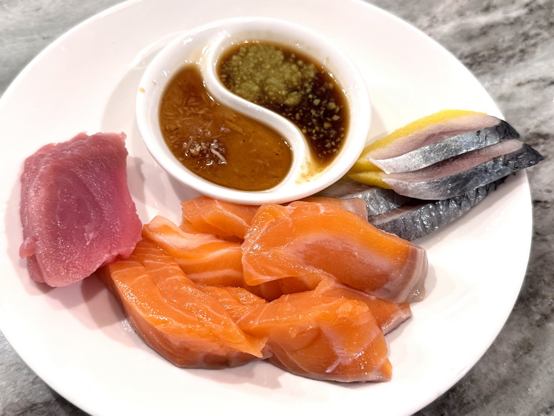 【新食譜全日餐廳】台中吃到飽推薦，李方艾美酒店自助餐Buffet，當月壽星免費，必吃牛排、松葉蟹腳 @猴屁的異想世界