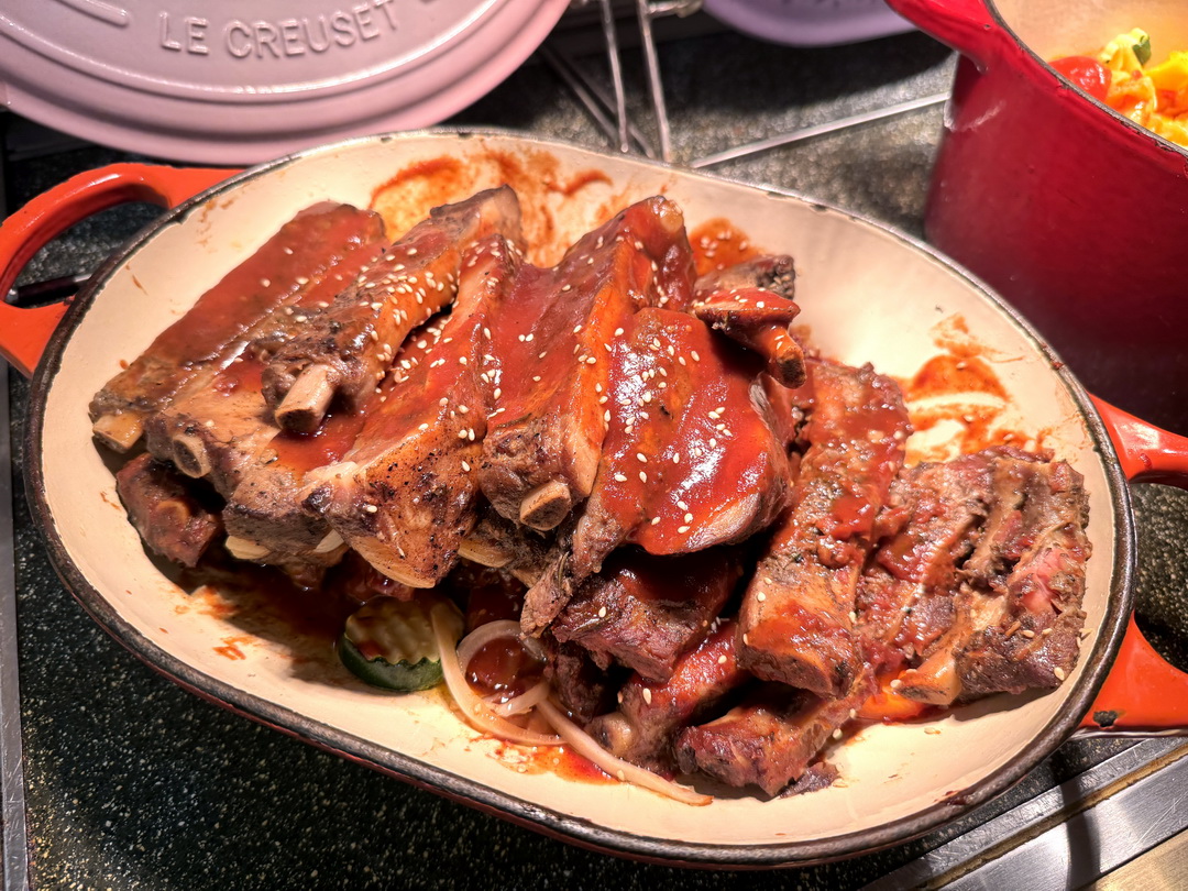 【新食譜全日餐廳】台中吃到飽推薦，李方艾美酒店自助餐Buffet，當月壽星免費，必吃牛排、松葉蟹腳 @猴屁的異想世界