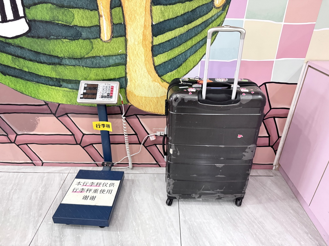高雄平價住宿推薦｜秝芯旅店六合館附免費泡麵飲料，爆米花吃到飽，Switch遊戲機隨你玩 @猴屁的異想世界