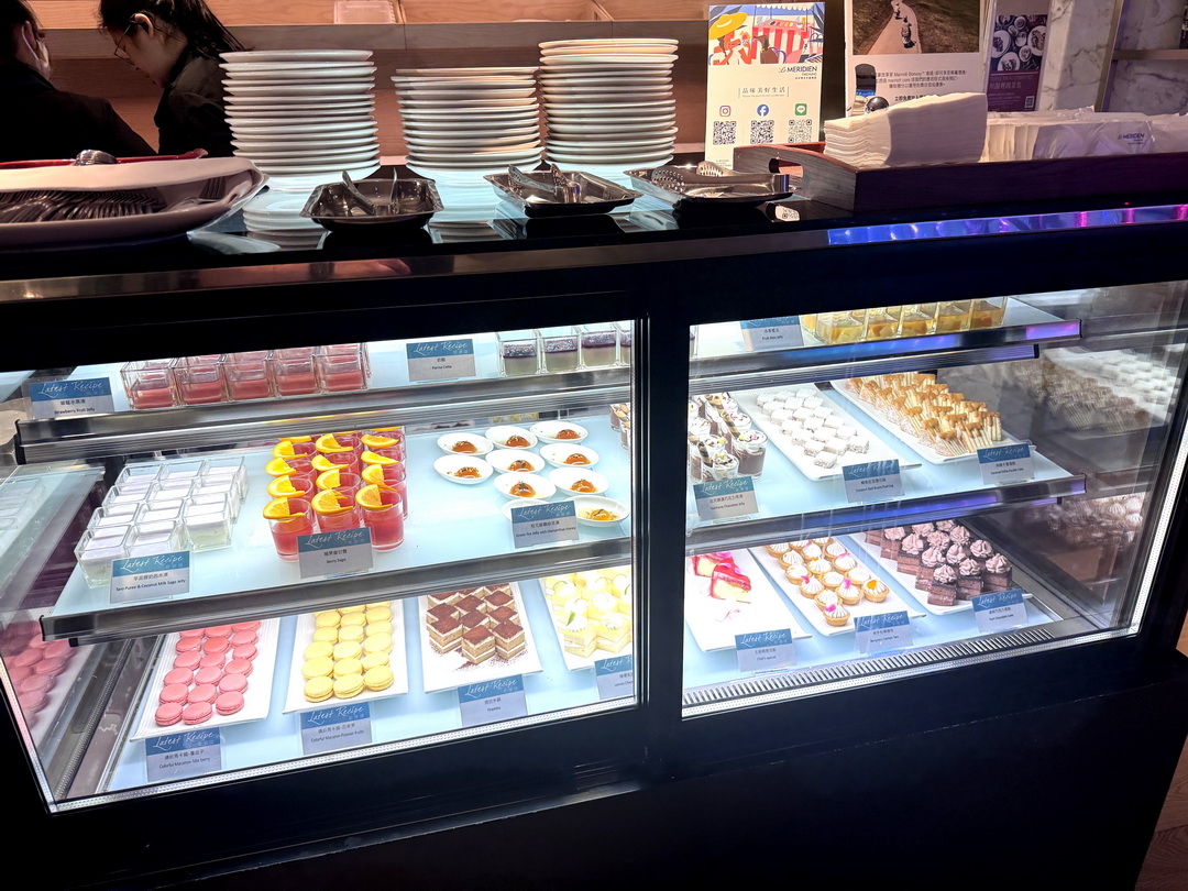 【新食譜全日餐廳】台中吃到飽推薦，李方艾美酒店自助餐Buffet，當月壽星免費，必吃牛排、松葉蟹腳 @猴屁的異想世界