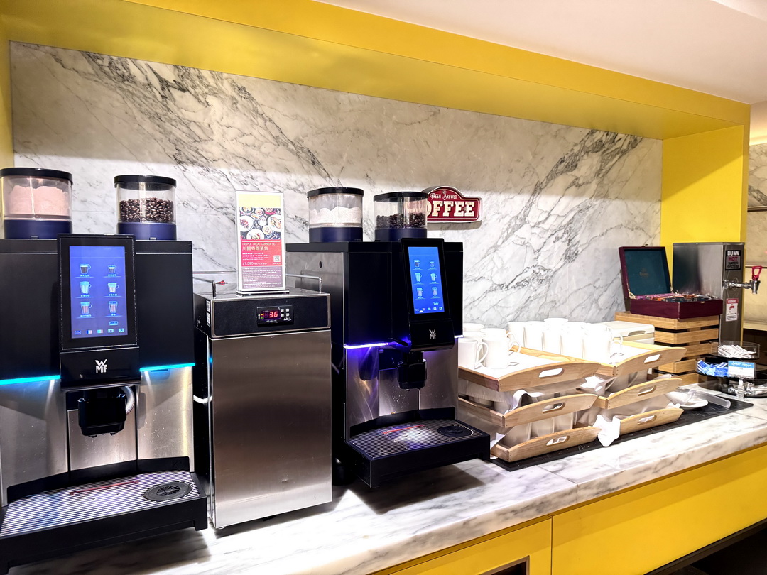 【新食譜全日餐廳】台中吃到飽推薦，李方艾美酒店自助餐Buffet，當月壽星免費，必吃牛排、松葉蟹腳 @猴屁的異想世界