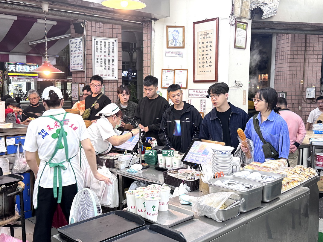 【台北內湖來來豆漿】台中西屯必吃美食，24小時營業，平價又好吃宵夜好選擇 @猴屁的異想世界