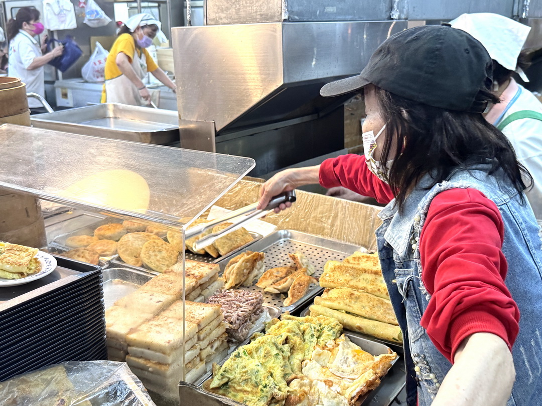 【台北內湖來來豆漿】台中西屯必吃美食，24小時營業，平價又好吃宵夜好選擇 @猴屁的異想世界