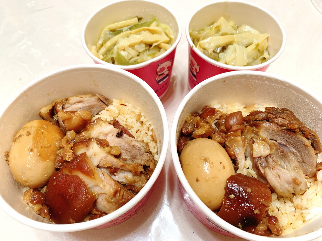 五燈獎豬腳飯｜三重超人氣腿庫飯推薦，外帶便當120元超值又好吃，還有豬腳禮盒可送禮 @猴屁的異想世界