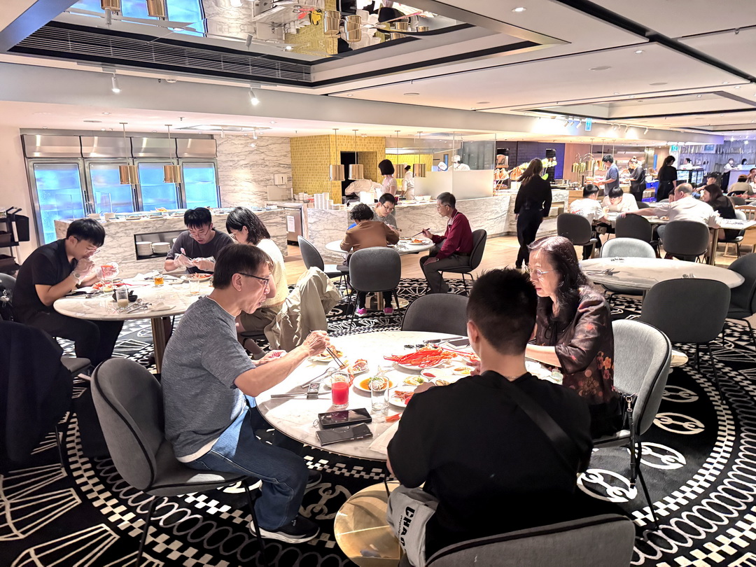 【新食譜全日餐廳】台中吃到飽推薦，李方艾美酒店自助餐Buffet，當月壽星免費，必吃牛排、松葉蟹腳 @猴屁的異想世界