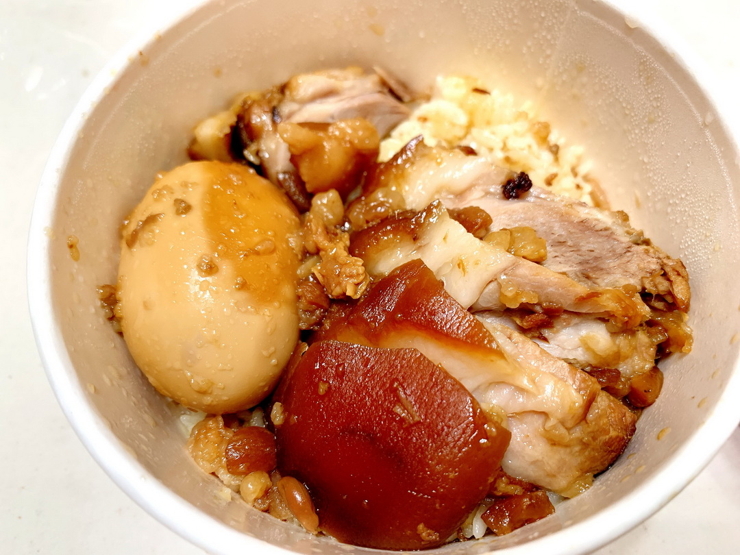 五燈獎豬腳飯｜三重超人氣腿庫飯推薦，外帶便當120元超值又好吃，還有豬腳禮盒可送禮 @猴屁的異想世界