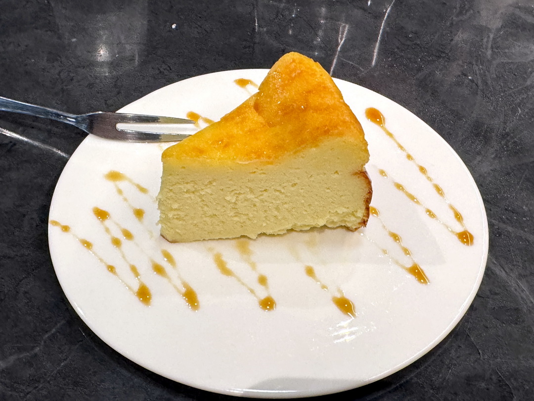 【WEST1993西館】台中美式漢堡推薦，超狂雙主餐餐廳，飲料無限暢飲、壽星送蛋糕 @猴屁的異想世界