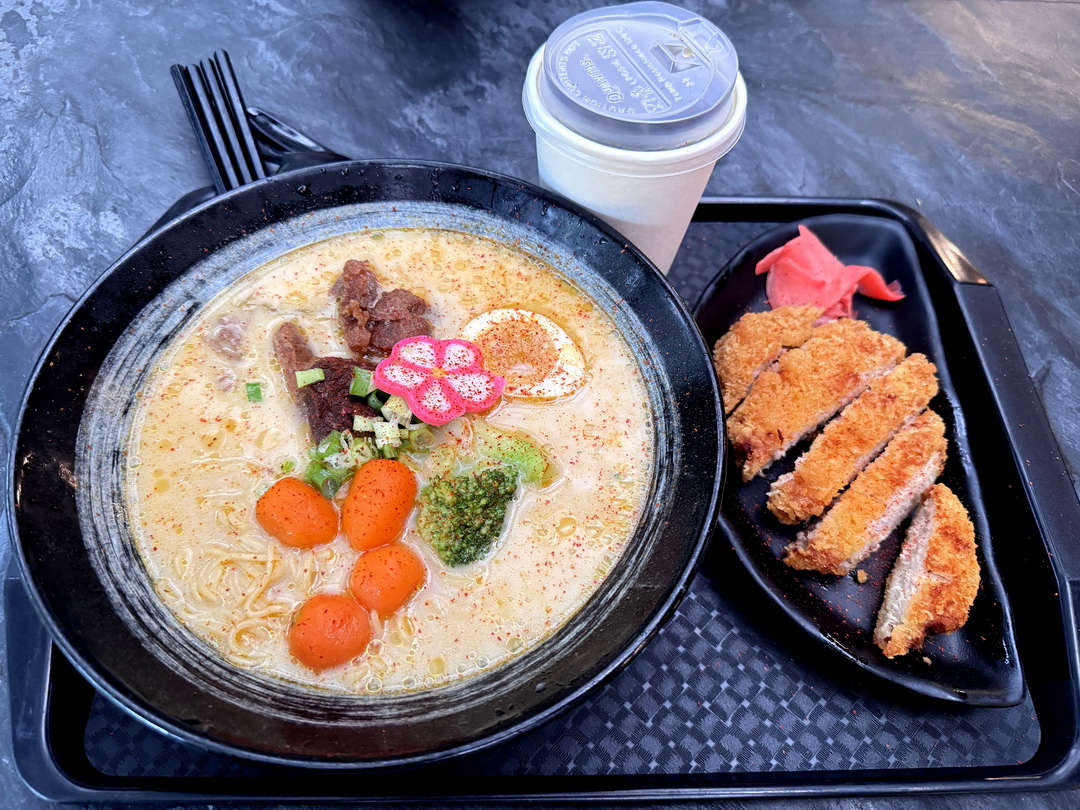 【南投美食】九族文化村裡竟然有拉麵店！神石亭拉麵好吃嗎？牛肉拉麵附咖啡超划算 @猴屁的異想世界