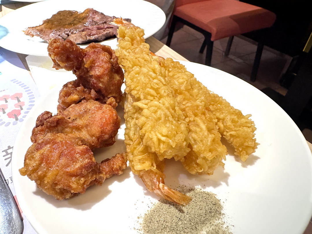 台中清新溫泉飯店｜新采自助百匯，泰國蝦吃到飽吃起來，6/7-6/30期間限定 @猴屁的異想世界