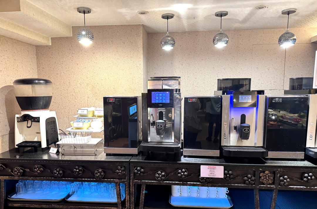 台中清新溫泉飯店｜新采自助百匯，泰國蝦吃到飽吃起來，6/7-6/30期間限定 @猴屁的異想世界