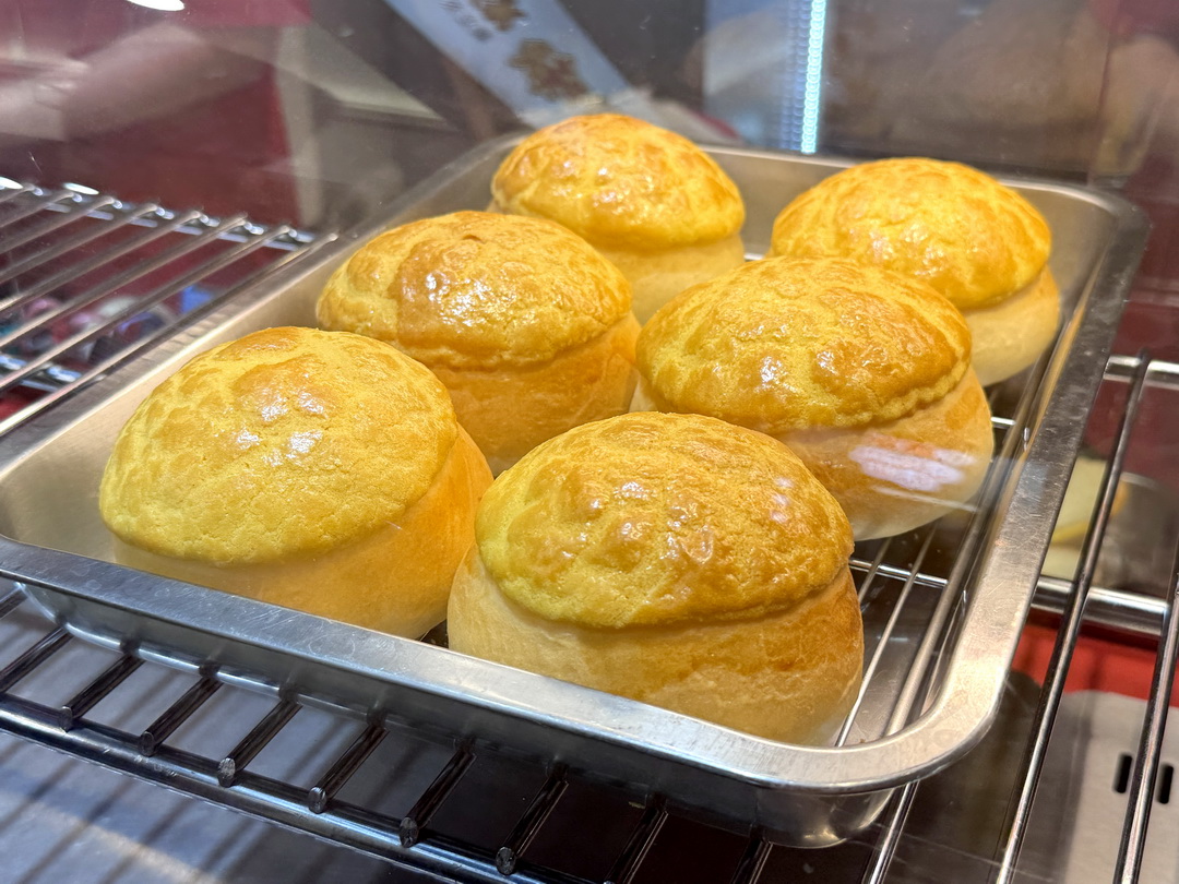【好好味冰火菠蘿油】台中逢甲人氣港式菠蘿包必吃推薦，熱菠蘿夾奶油超邪惡！ @猴屁的異想世界