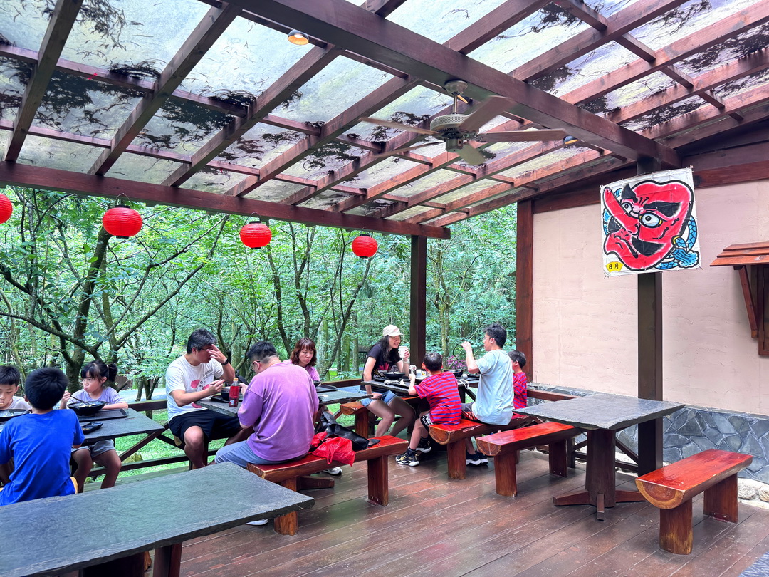 【南投美食】九族文化村裡竟然有拉麵店！神石亭拉麵好吃嗎？牛肉拉麵附咖啡超划算 @猴屁的異想世界