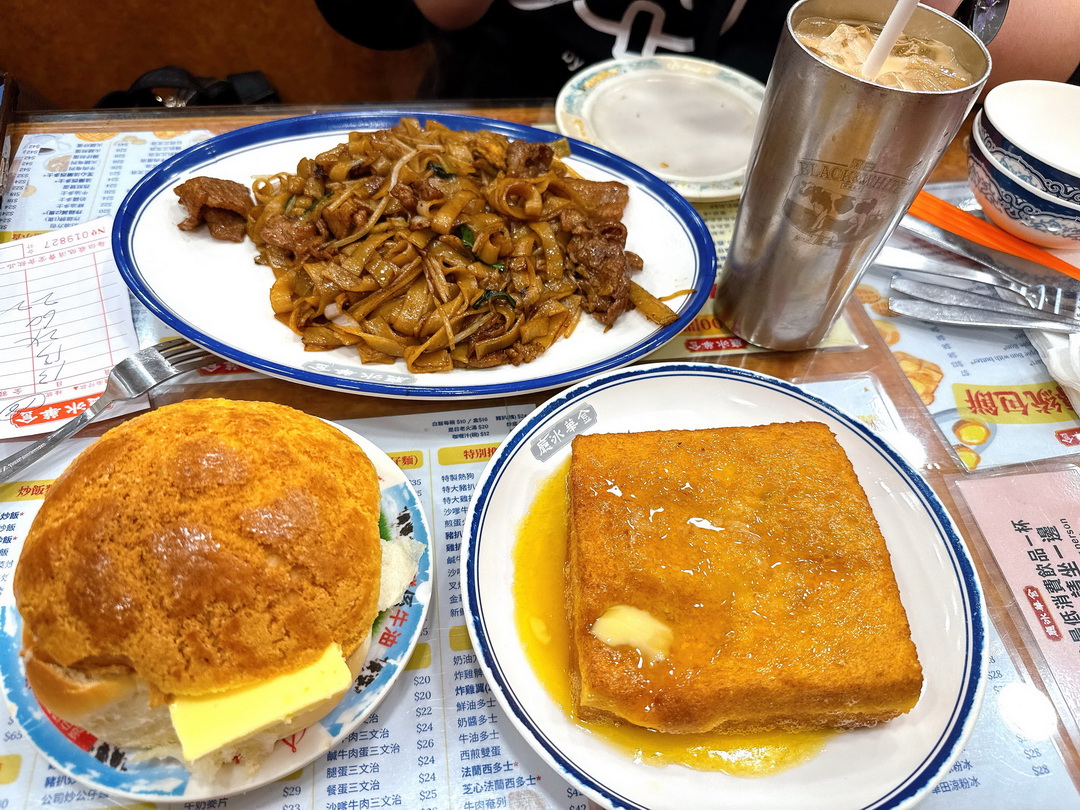 金華冰廳｜香港美食推薦，菠蘿油界的傳奇，必吃經典老字號，西多士也必點 @猴屁的異想世界