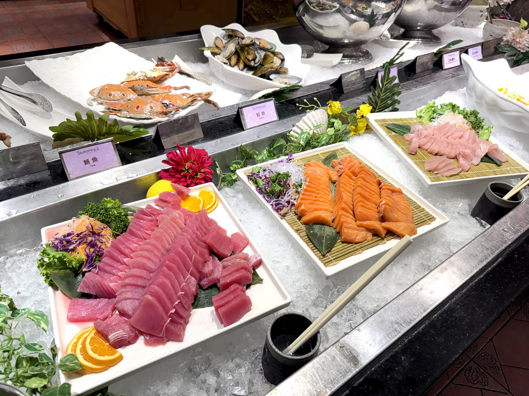 台中清新溫泉飯店｜新采自助百匯，泰國蝦吃到飽吃起來，6/7-6/30期間限定 @猴屁的異想世界