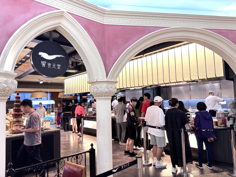 饗食天堂台中大遠百店｜台中吃到飽餐廳推薦，饗食天堂全新改裝，假日有干貝吃到飽 @猴屁的異想世界