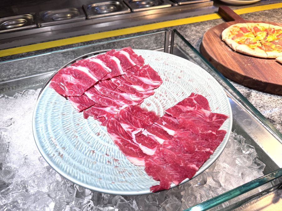 饗食天堂台中大遠百店｜台中吃到飽餐廳推薦，饗食天堂全新改裝，假日有干貝吃到飽 @猴屁的異想世界