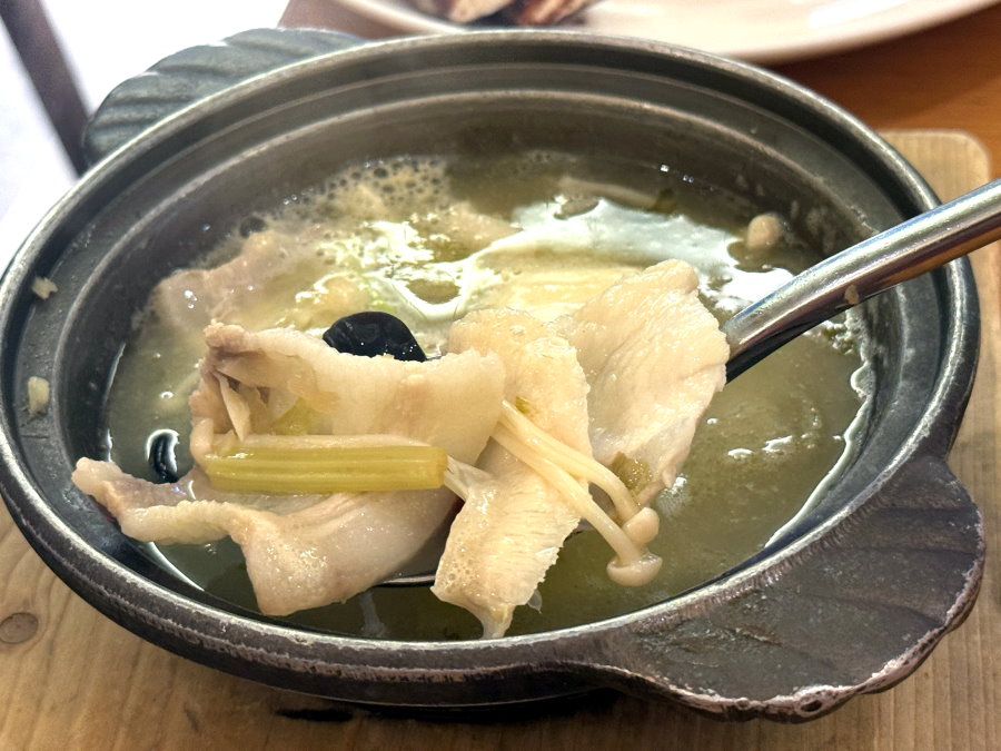 饗食天堂台中大遠百店｜台中吃到飽餐廳推薦，饗食天堂全新改裝，假日有干貝吃到飽 @猴屁的異想世界