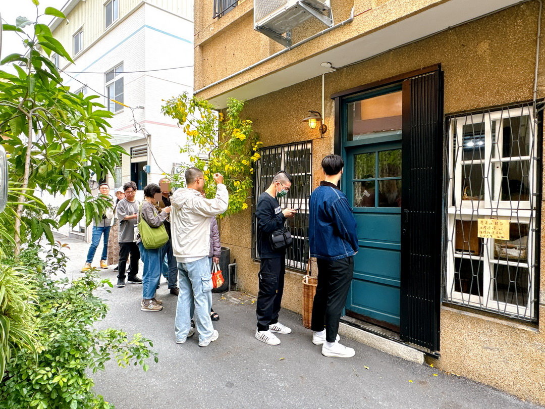於是麵包｜台南隱藏版人氣麵包店，每週只開四天，可可捲大排長龍必吃！