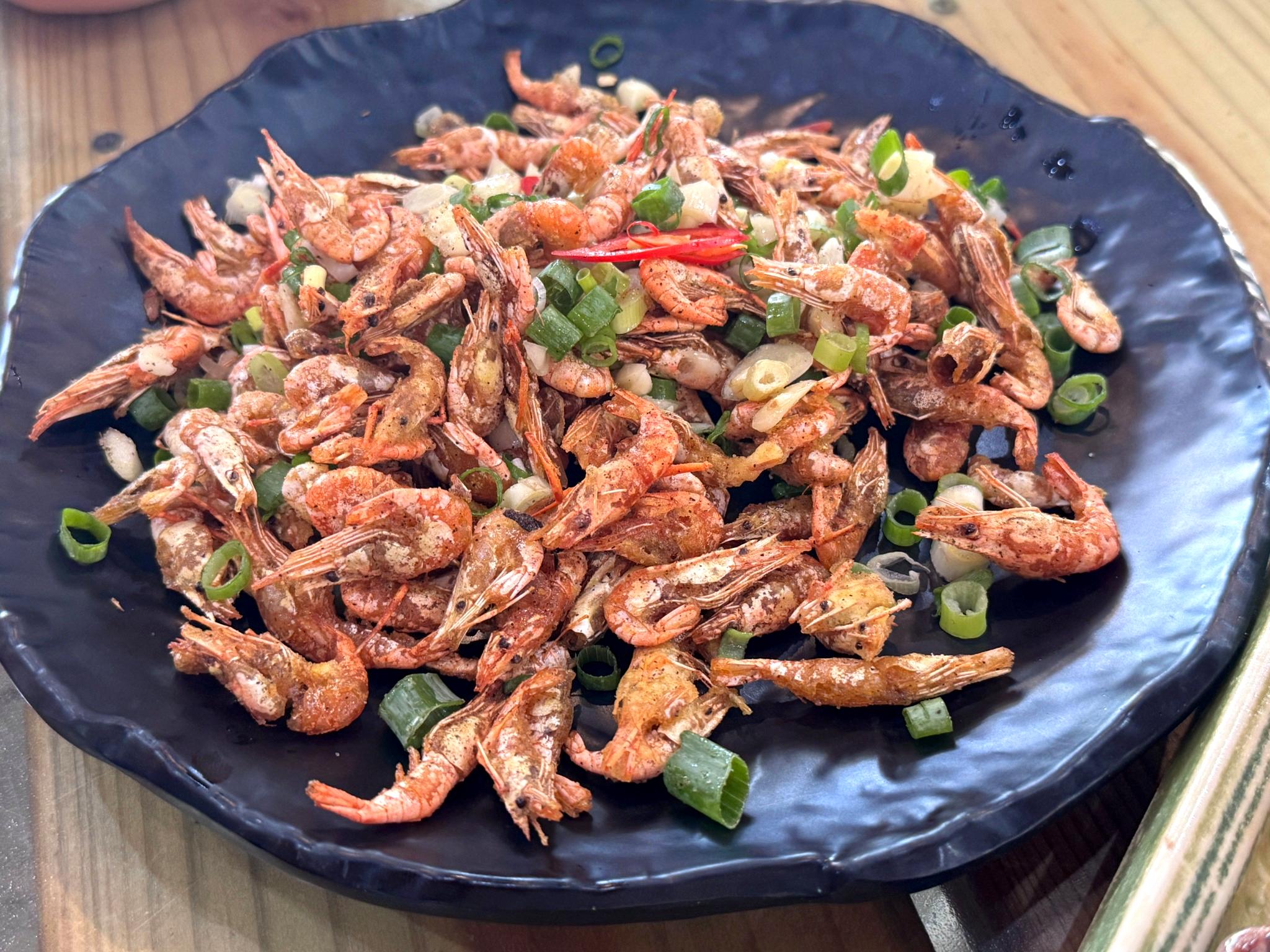 七里香甕仔雞大湖店｜苗栗大湖聚餐推薦！五菜一湯甕仔雞超好吃，白飯湯品免費續加超划算！ @猴屁的異想世界