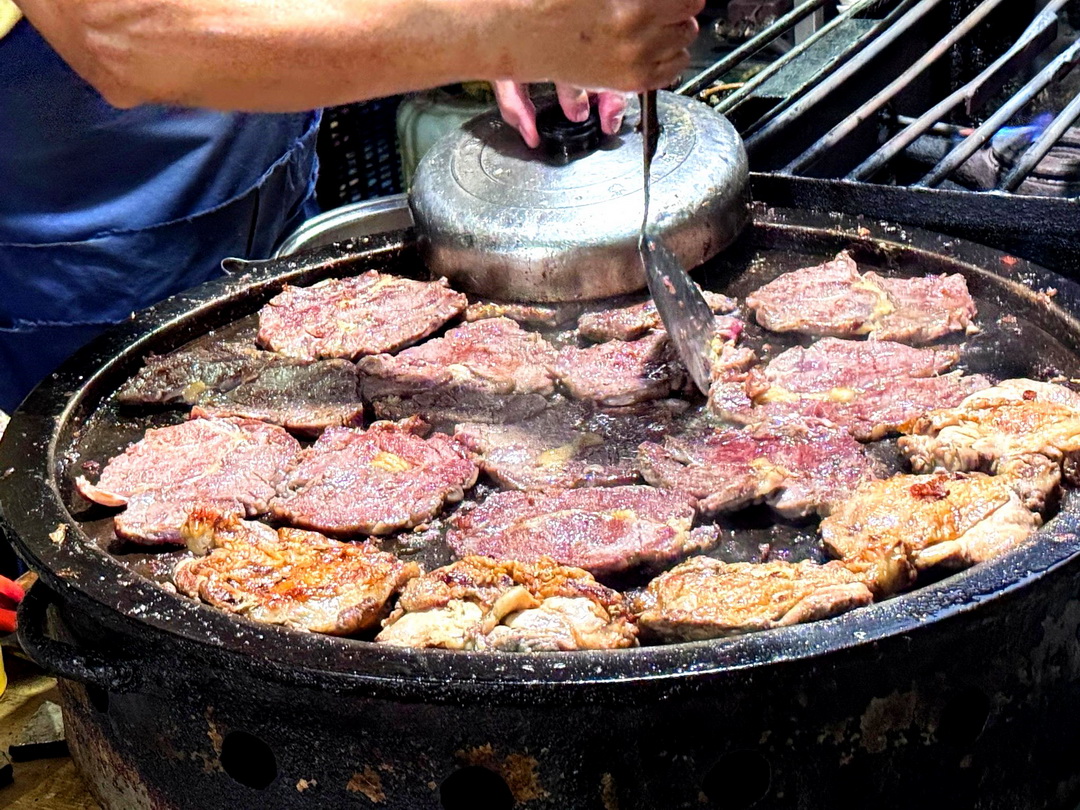 礁溪溫泉夜市搬新家！宜蘭全新夜市必吃美食攻略，週日限定夜市更好逛！ @猴屁的異想世界