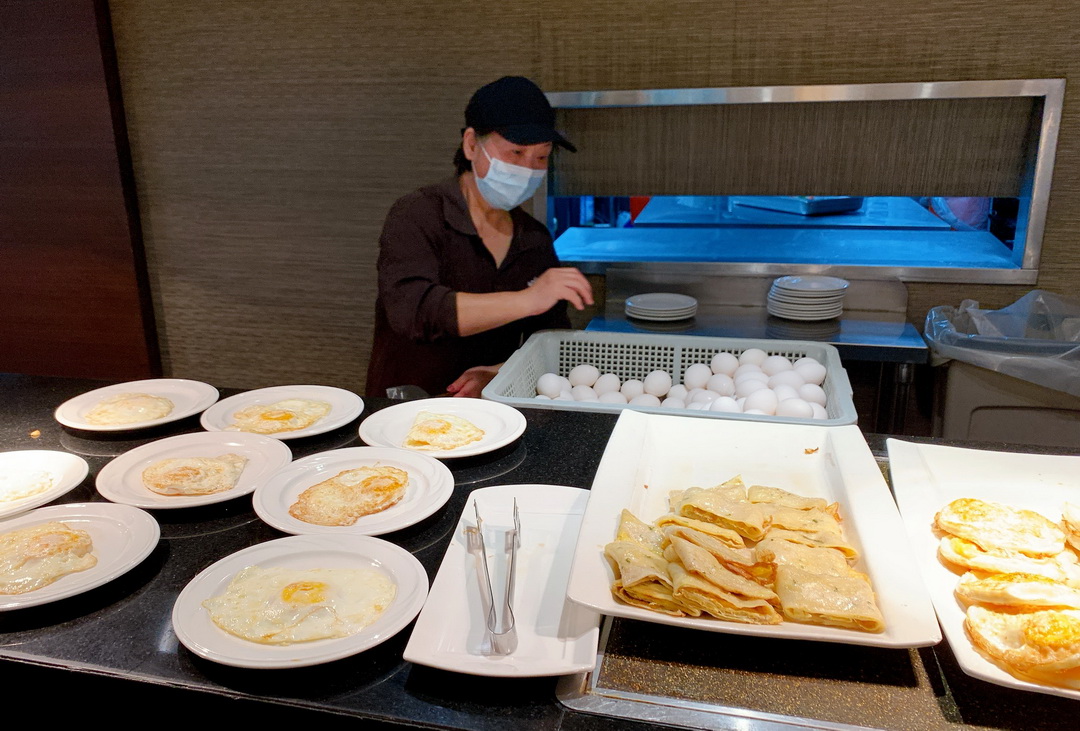 大板根森林溫泉酒店早餐介紹｜中西式自助吃到飽，滷肉飯、荷包蛋、麵包甜點通通有！ @猴屁的異想世界