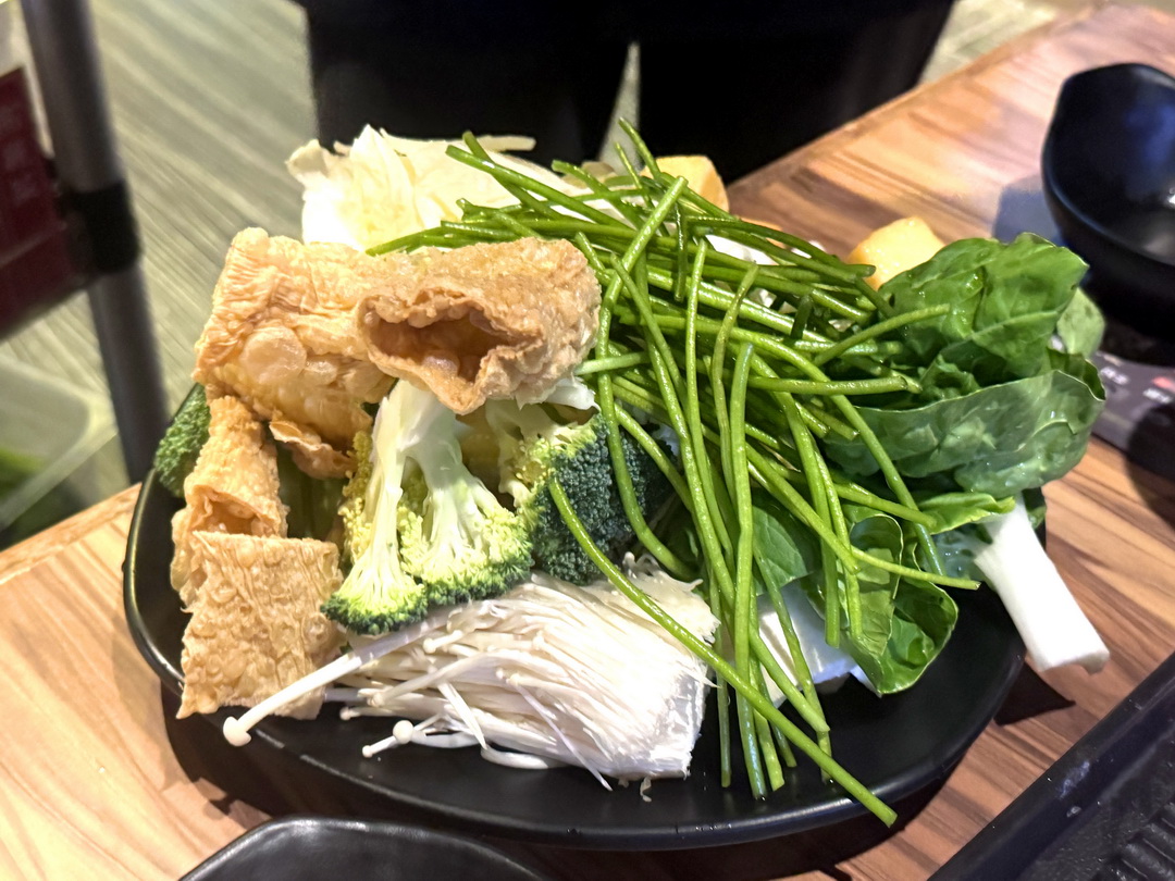 【板橋品鼎殿日式壽喜燒】板橋壽喜燒吃到飽推薦，肉品無限點、壽星優惠超划算！ @猴屁的異想世界