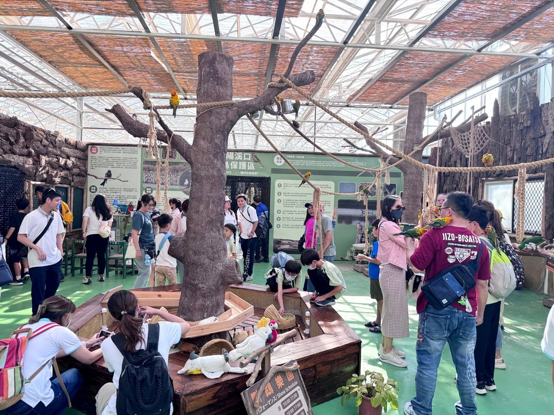 蘭陽動植物王國｜宜蘭親子景點推薦！近距離餵草泥馬、摸水豚、看樹懶，超萌動物互動樂園 @猴屁的異想世界