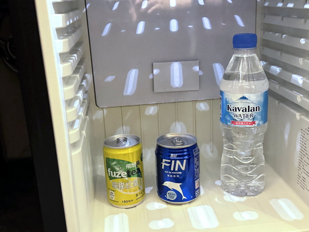 歐遊國際連鎖精品旅館新莊館｜獨立車庫、超大浴缸房型開箱！附早餐吃到飽超划算 @猴屁的異想世界
