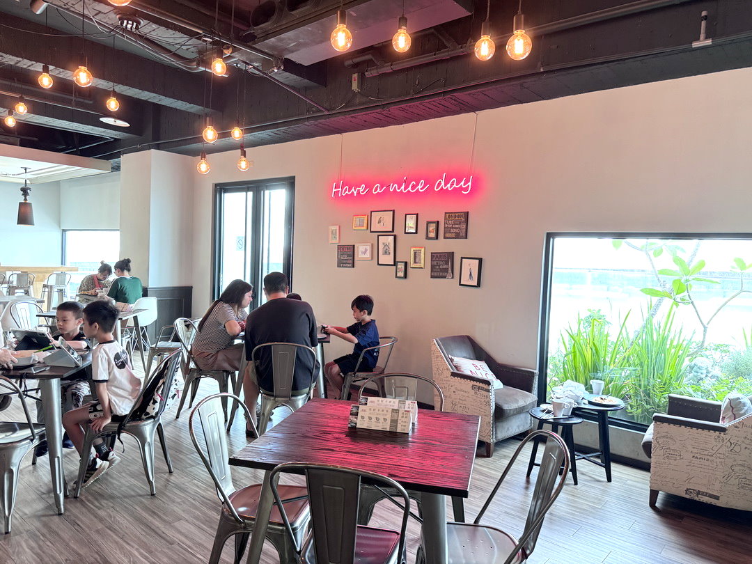 歐遊國際連鎖精品旅館新莊館｜獨立車庫、超大浴缸房型開箱！附早餐吃到飽超划算 @猴屁的異想世界