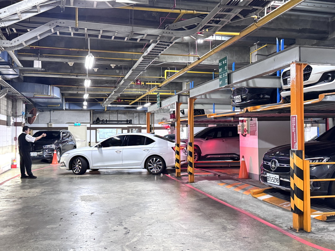 新竹老爺酒店｜近清大交大附免費停車，壽星入住送禮，附設游泳池健身房超享受 @猴屁的異想世界