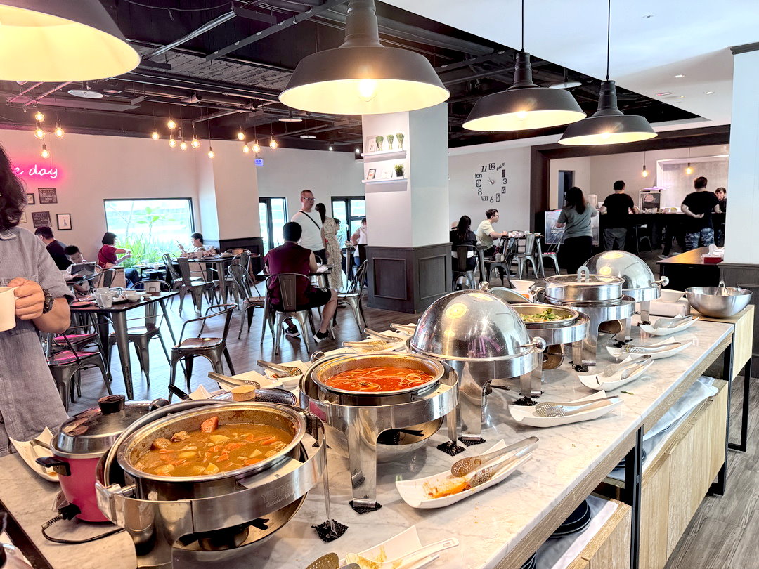 歐遊國際連鎖精品旅館新莊館｜獨立車庫、超大浴缸房型開箱！附早餐吃到飽超划算 @猴屁的異想世界