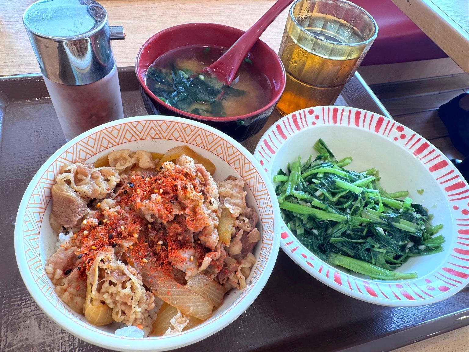 SUKIYA逢甲河南店｜台中24小時日式牛丼推薦，迷你牛丼69元起，加青菜套餐超划算！ @猴屁的異想世界