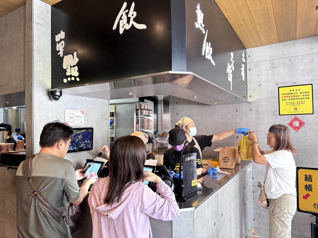 【台中肉蛋吐司】凌晨就開賣的超人氣排隊早餐店，招牌肉蛋吐司必點 @猴屁的異想世界
