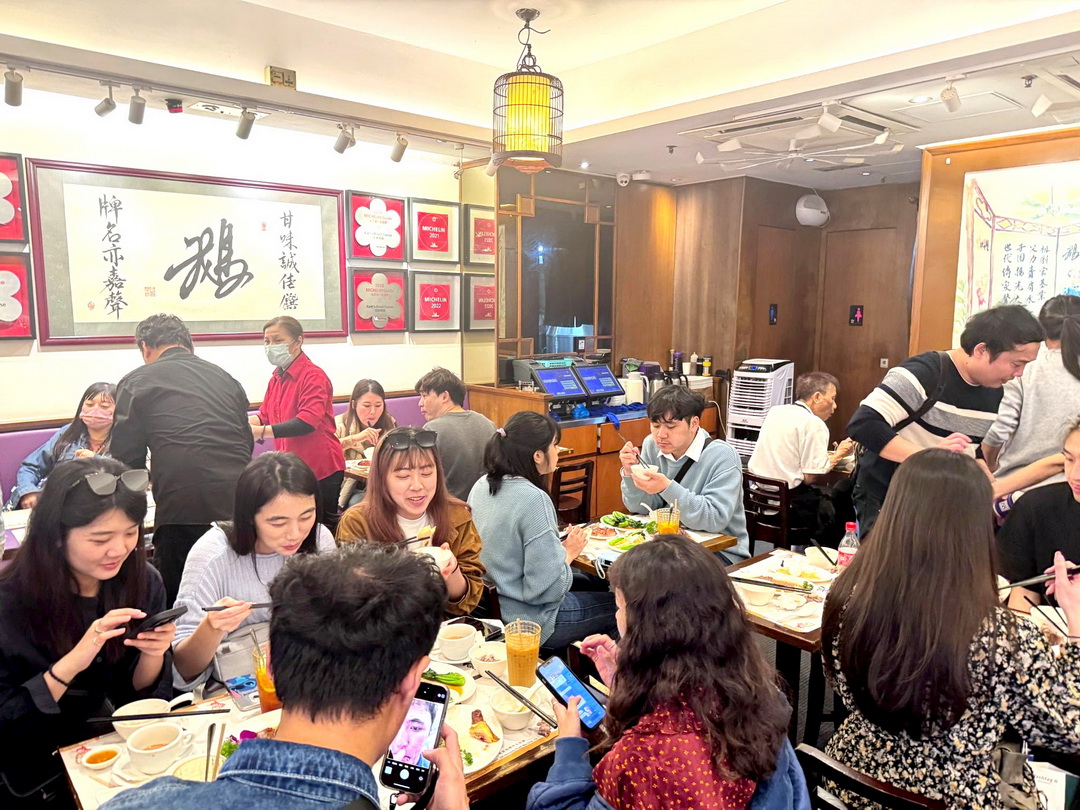 香港燒鵝推薦｜甘牌燒鵝米其林一星排隊名店，排隊2小時只為這一口油香嫩鵝！ @猴屁的異想世界