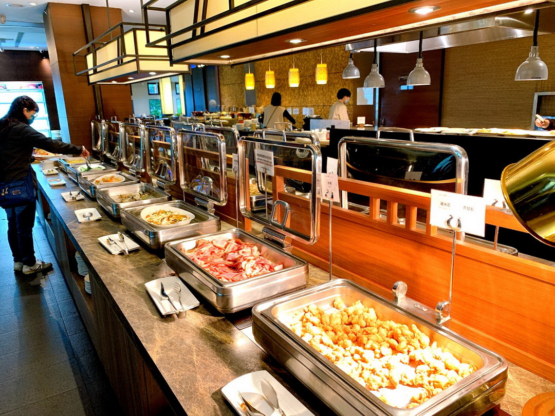 大板根森林溫泉酒店早餐介紹｜中西式自助吃到飽，滷肉飯、荷包蛋、麵包甜點通通有！ @猴屁的異想世界