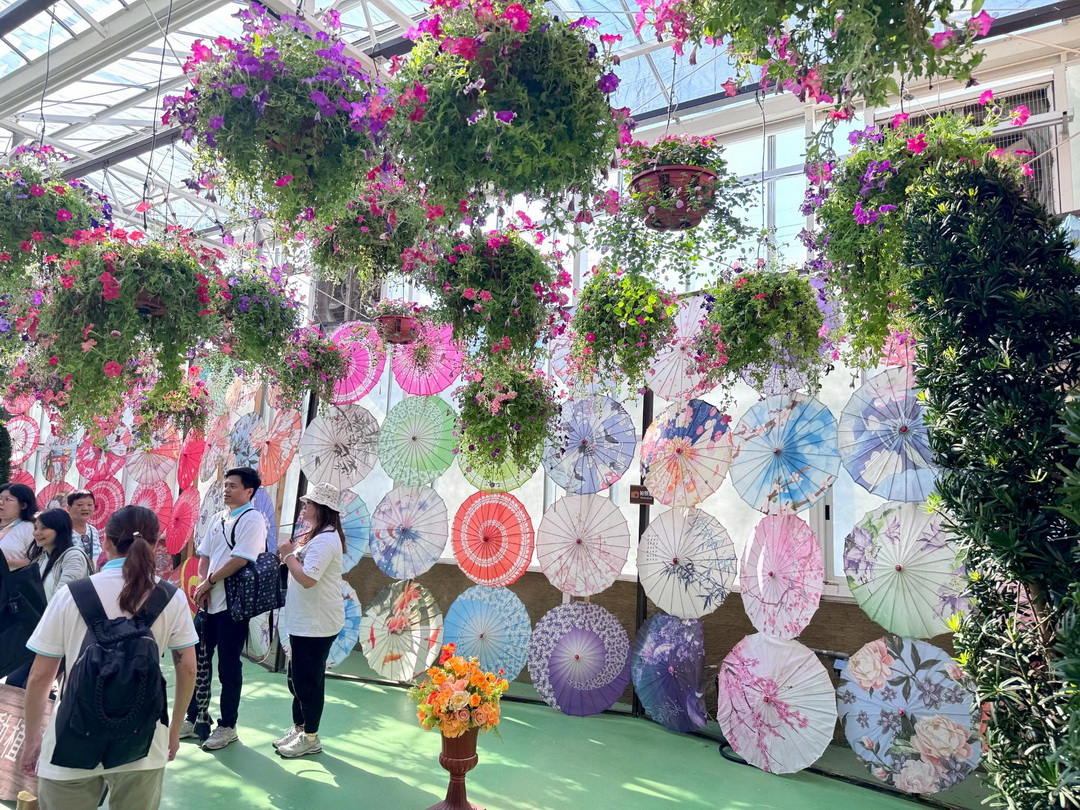 蘭陽動植物王國｜宜蘭親子景點推薦！近距離餵草泥馬、摸水豚、看樹懶，超萌動物互動樂園 @猴屁的異想世界