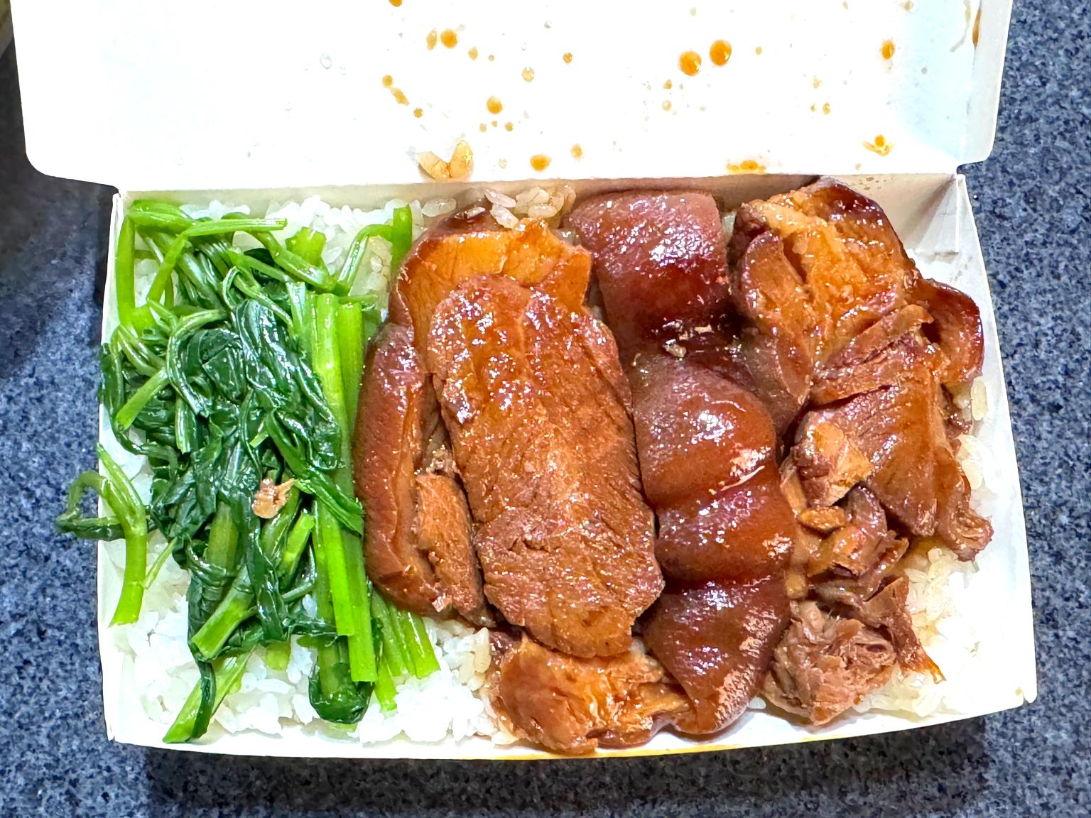 【玉蝶小吃】台中宵夜推薦！腿庫飯超入味、皮蛋豆腐清爽開胃（附菜單） @猴屁的異想世界