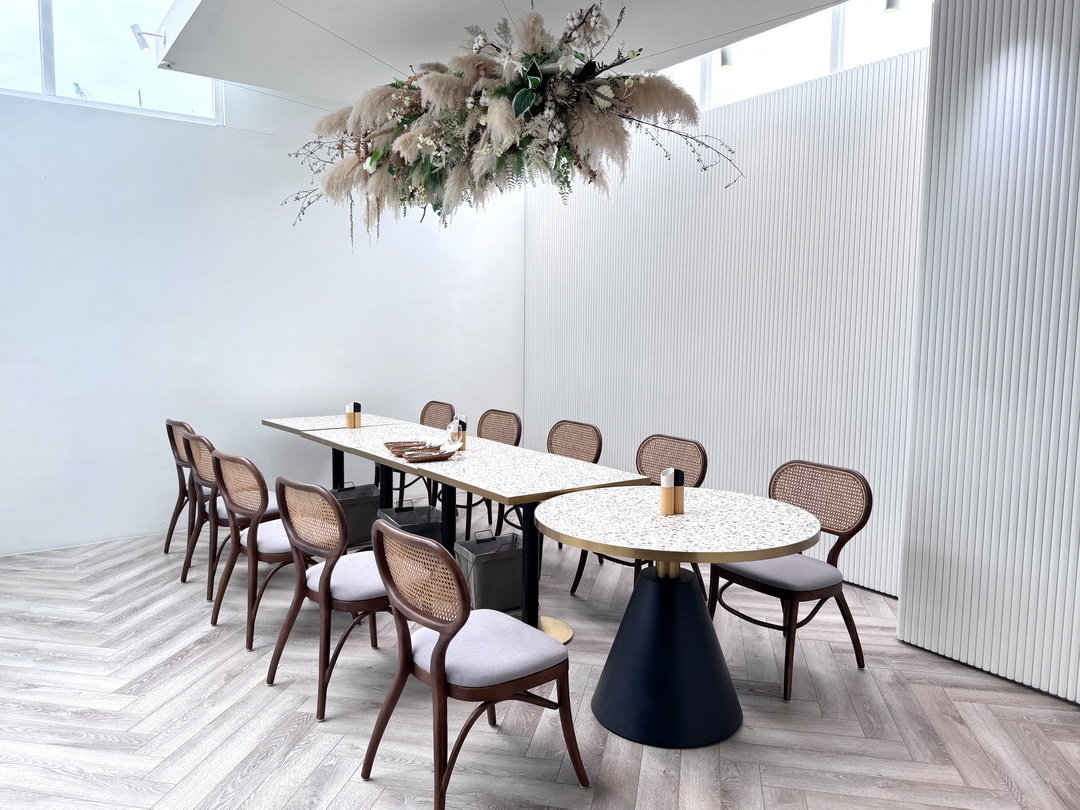 【Les aqua水相餐聚苑】台中超美韓系玻璃屋餐廳，麵包免費續，壽星還送蛋糕＋照片超浮誇 @猴屁的異想世界