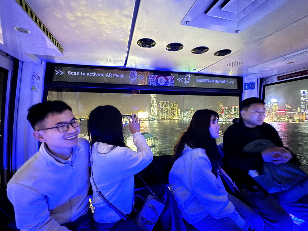 香港摩天輪｜中環必玩景點！20元港幣搭上高空賞維多利亞港夜景，還有可愛造景好拍好玩 @猴屁的異想世界